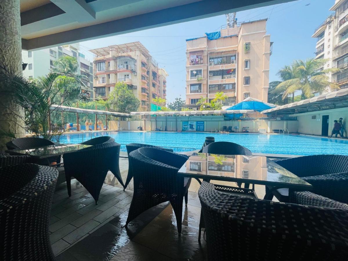 Home2 Renaissance Club Mumbai Bagian luar foto