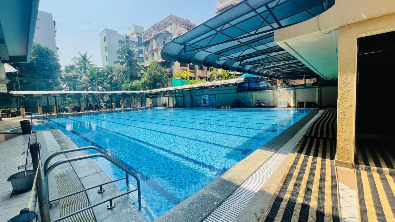 Home2 Renaissance Club Mumbai Bagian luar foto